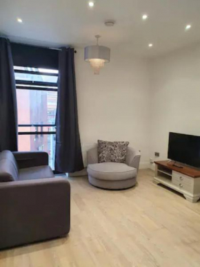 Elite 1 Bedroom Flat Right on Watford High St